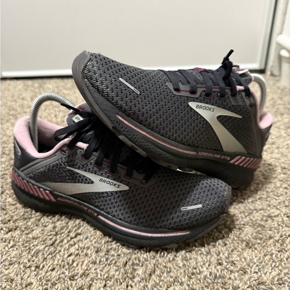 Brooks Women's Adrenaline GTS 22 - Black and Pink - Picture 2 of 9